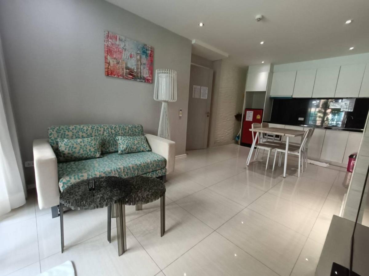 Atlantis Condo Resort By Somphong Pantai Jomtien Bagian luar foto